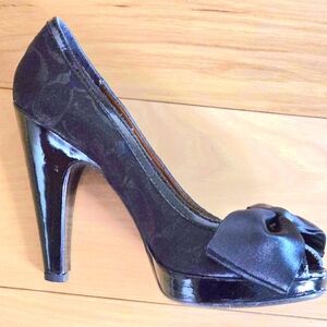 COACH back with a little SPARKLE Platform with SATIN bow